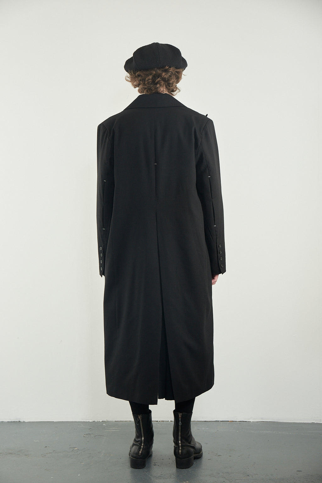 Curved Blade Coat