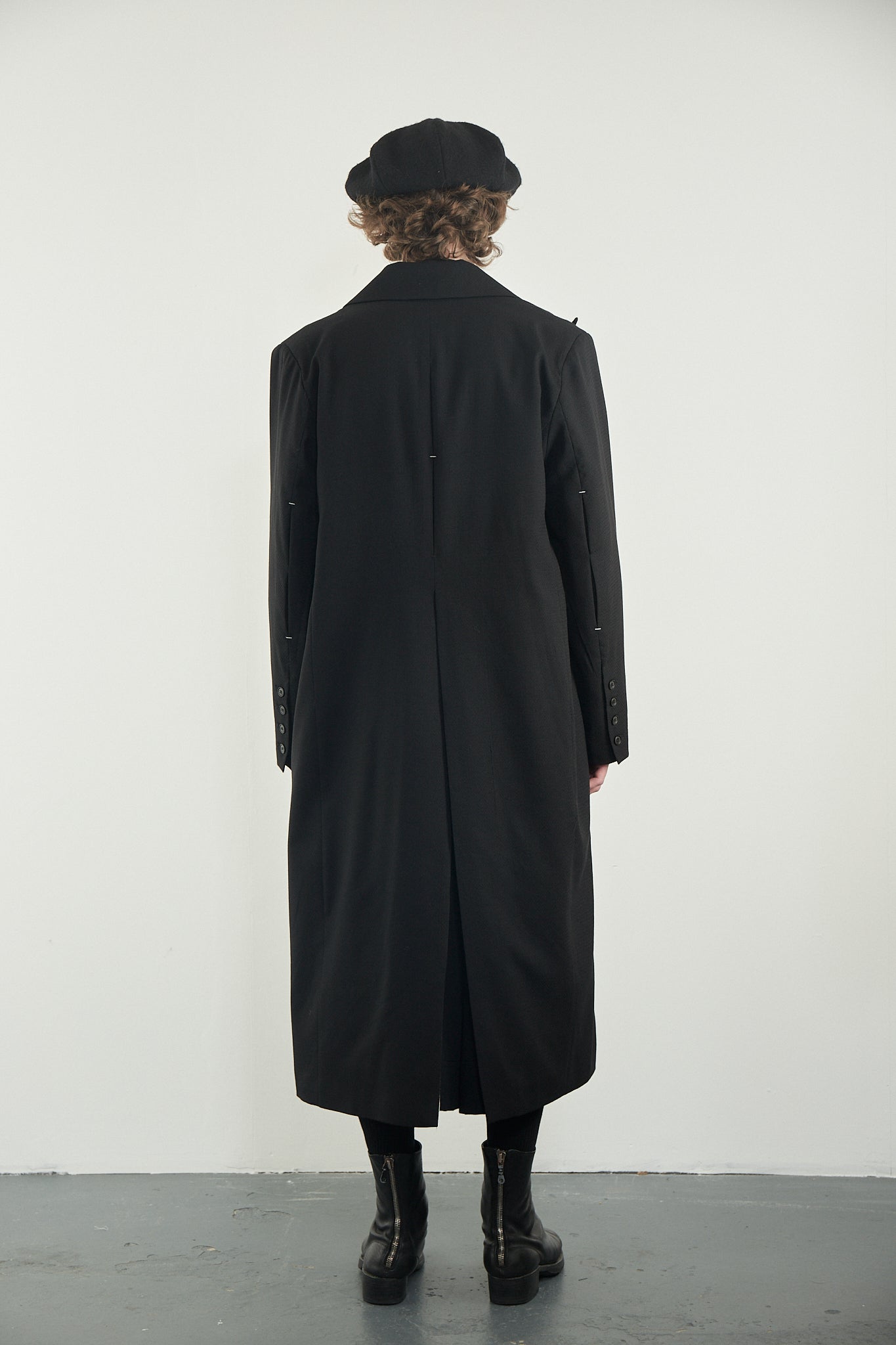 Curved Blade Coat