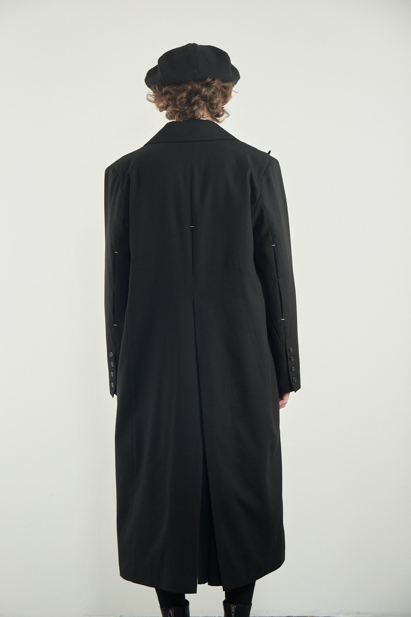 Curved Blade Coat