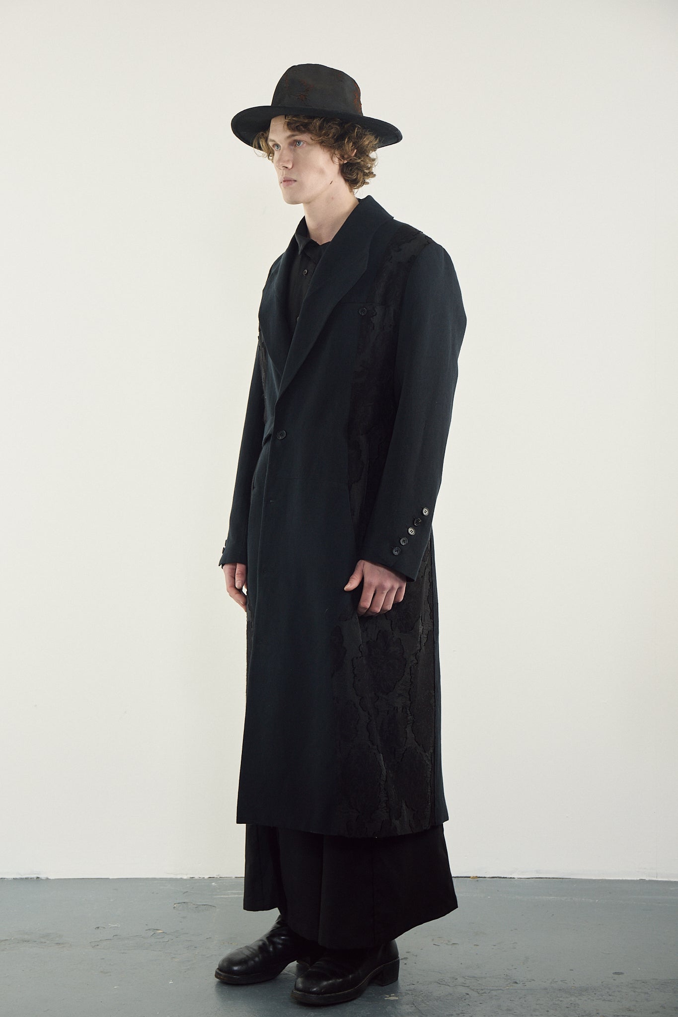 Belted Blade-cut Collar Coat