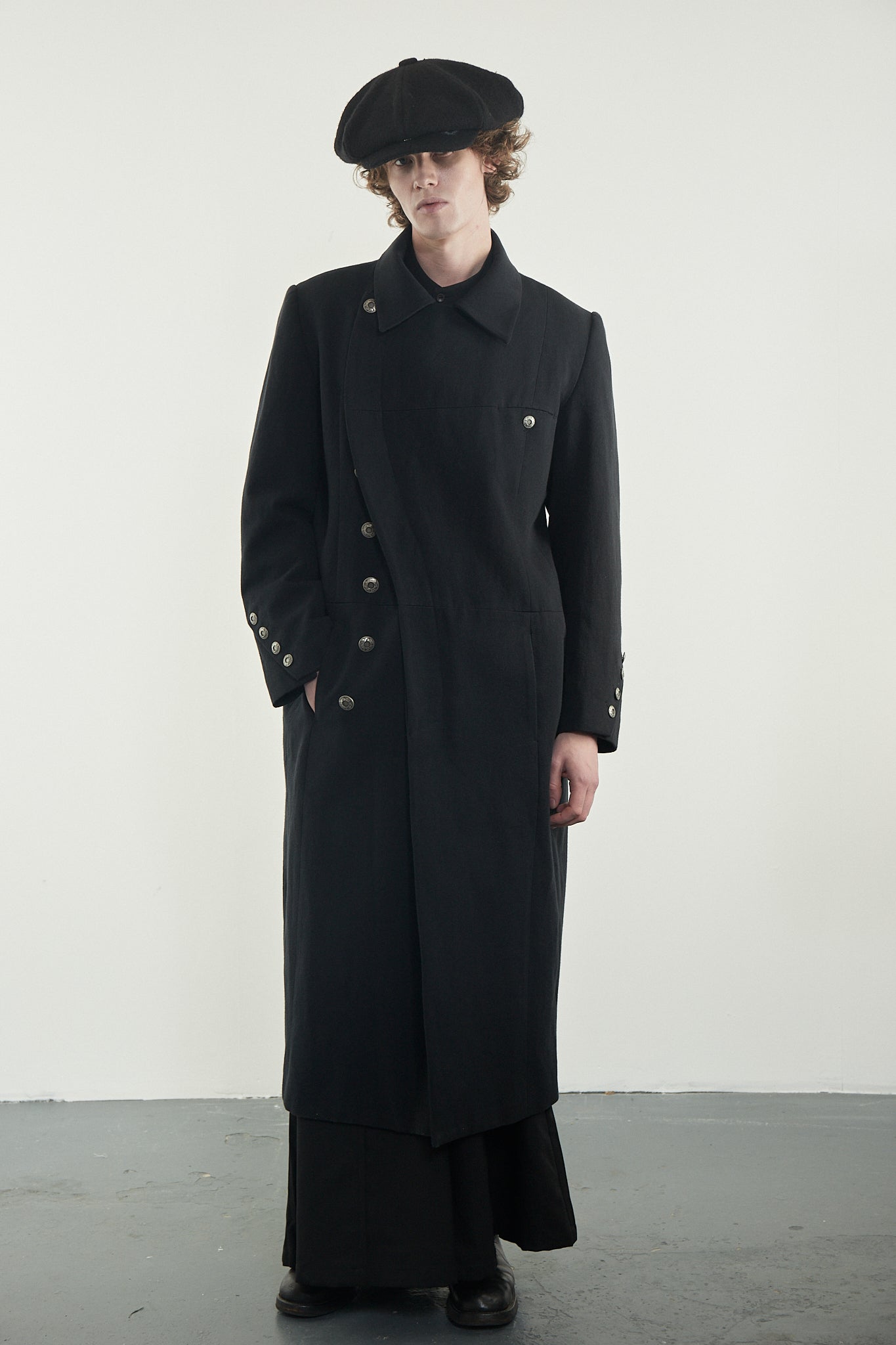 Scimitar Collar Coat