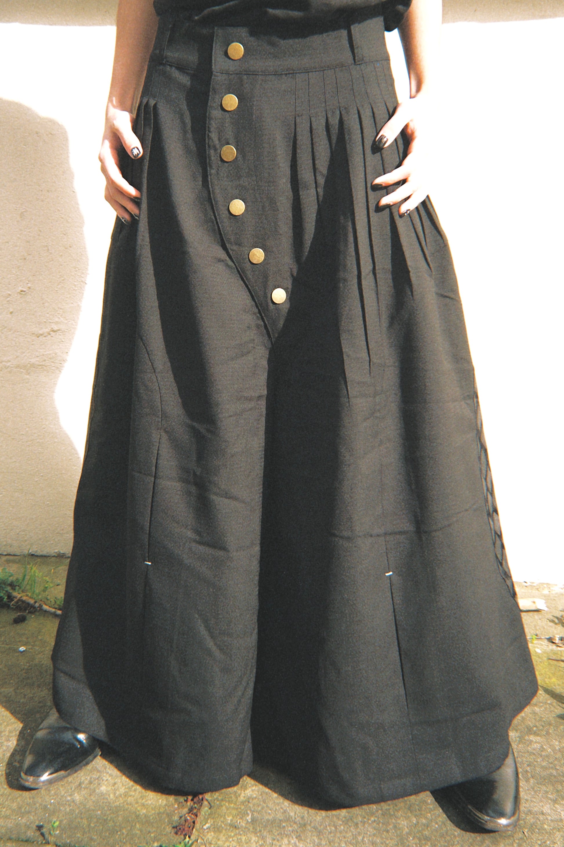 Scimitar-Pleated Wide Trousers
